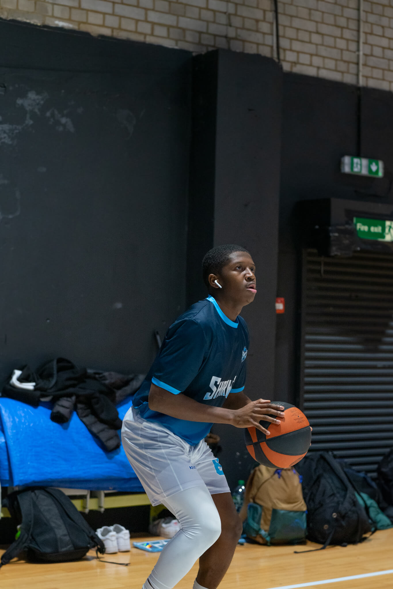 London Sharks (102)